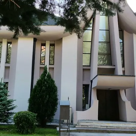 A Charming, Modern And Cozy Szkopje